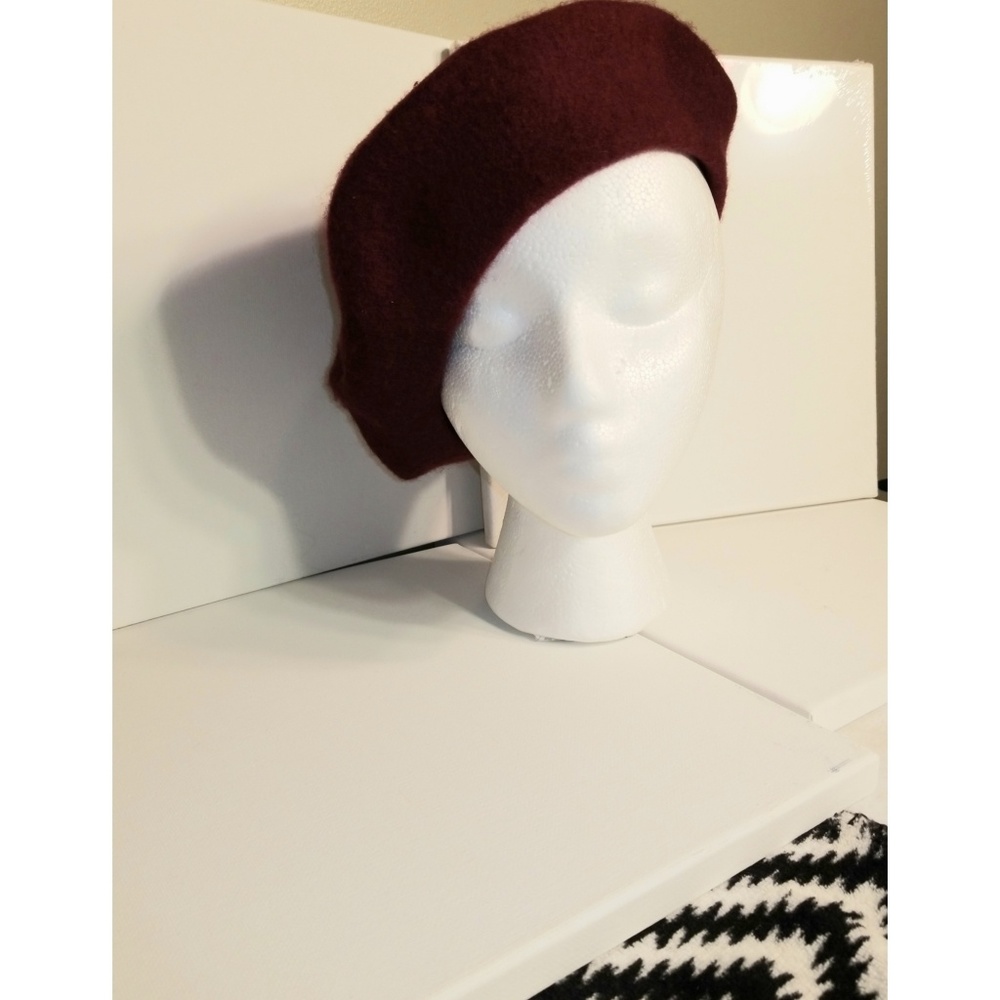 Women's Burgundy Felt Beret - Picture 1 of 6